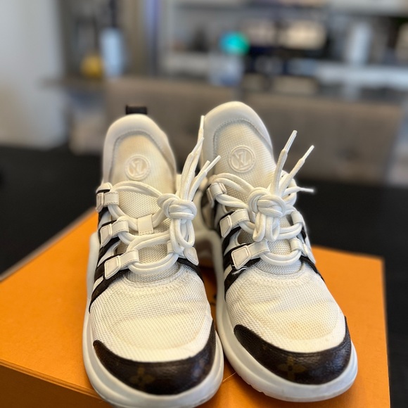 LV Archlight - Picture 4 of 4